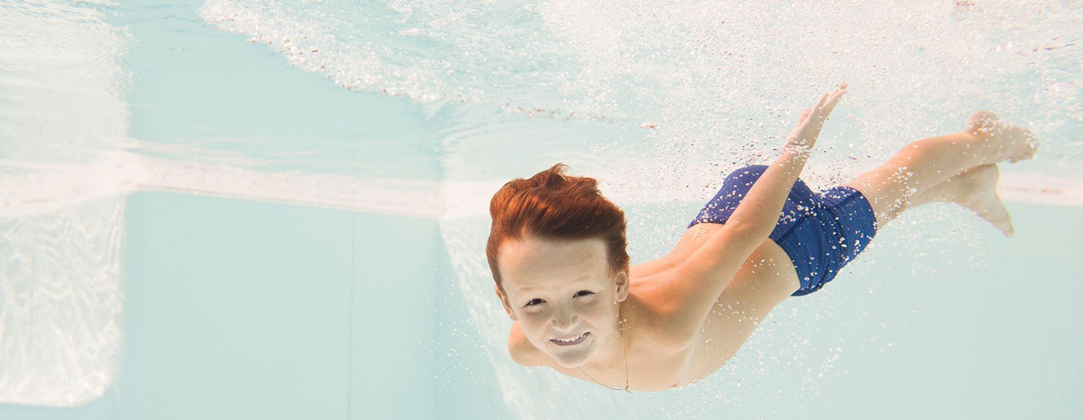 Trattare l’acqua della piscina per un comfort ottimale