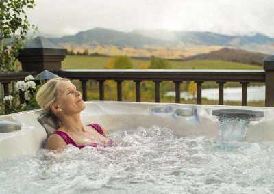 Sundance Spa hottub - whirlpool in autunno
